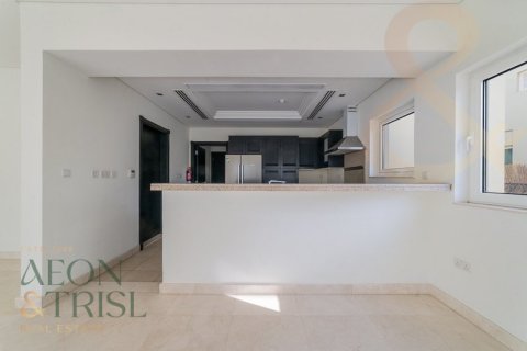 Купить виллу в North Village, Al Furjan, Дубай: 4 спальни, 600м², № 60849 - фото 1