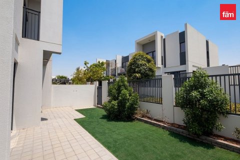 Таунхаус в Дубае, 4 спальни, 242.5м², № 137568