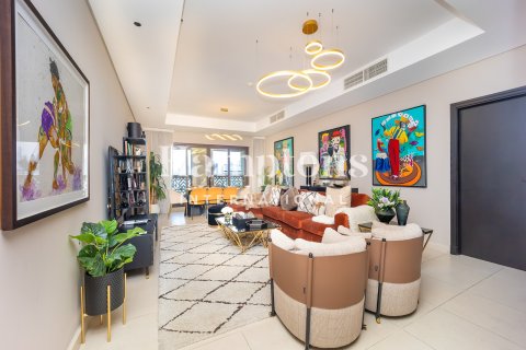 Снять в аренду квартиру в FIVE Palm Jumeirah, Пальма Джумейра, Дубай: 2 спальни, 206.22979552м², № 90944 - фото 5