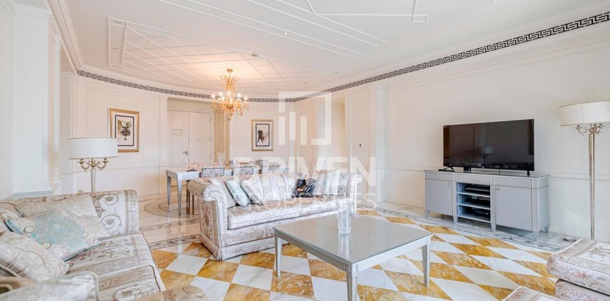 Apartment in Culture Village, Dubai 3 bedrooms, 208 sq.m. № 65770