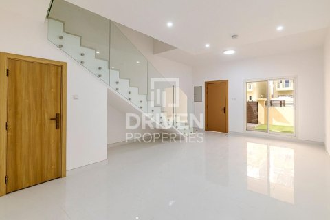 تاون هاوس في دائرة قرية جميرا, دبي 4 غرف نوم, 240 م² رقم 65512 - صورة 2