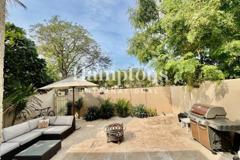 Villa in Springs 2, The Springs, Dubai 3 bedrooms, 254.99922537 sq.m. № 85202 - photo 10