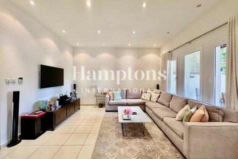 Villa in Springs 2, The Springs, Dubai 3 bedrooms, 254.99922537 sq.m. № 85202 - photo 13