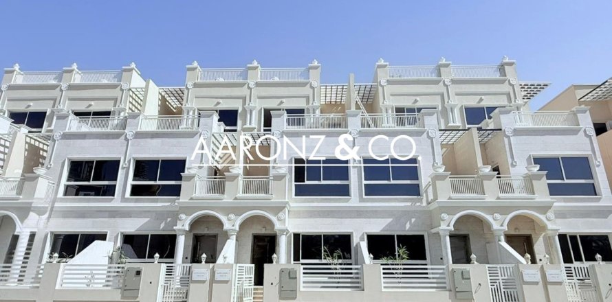 Townhouse in Jumeirah Village Circle, Dubai 4 bedrooms, 285 sq.m. № 94459
