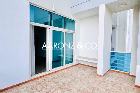 Apartment in Dubai Marina, Dubai 2 bedrooms, 161 sq.m. № 94461 - photo 12