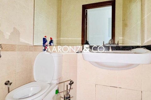 Apartment in Dubai Marina, Dubai 2 bedrooms, 161 sq.m. № 94461 - photo 22