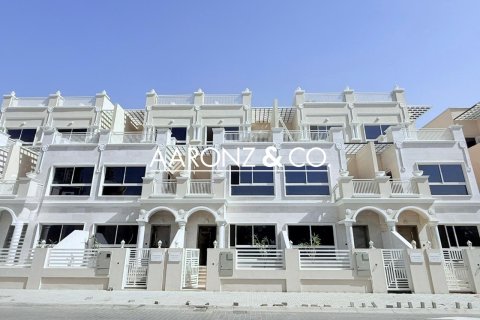 Townhouse in Jumeirah Village Circle, Dubai 4 bedrooms, 285 sq.m. № 94457 - photo 2