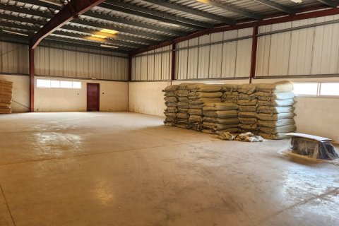 Entrepôt à Al Quoz, Dubai, 1653.7 m², № 8209 - photo 1