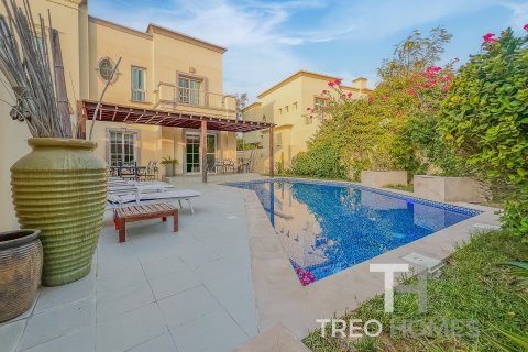 Снять в аренду таунхаус в The Springs, Дубай: 3 спальни, 209м², № 13549 - фото 1