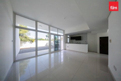 Снять в аренду таунхаус в Дубае: 4 спальни, 174.7м², № 71603 - фото 6