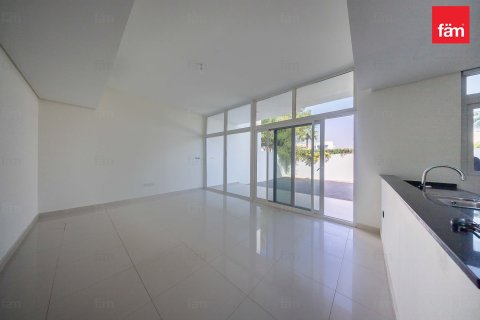 Снять в аренду таунхаус в Дубае: 4 спальни, 174.7м², № 71603 - фото 8