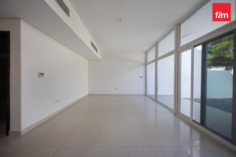 Снять в аренду таунхаус в Дубае: 4 спальни, 174.7м², № 71603 - фото 16