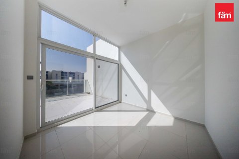 Снять в аренду таунхаус в Дубае: 4 спальни, 174.7м², № 71603 - фото 12