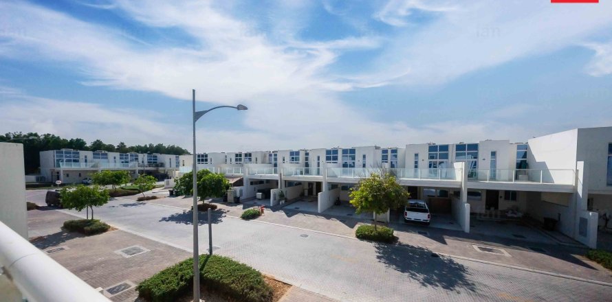 Таунхаус в Дубае, 4 спальни, 174.7м², № 71603