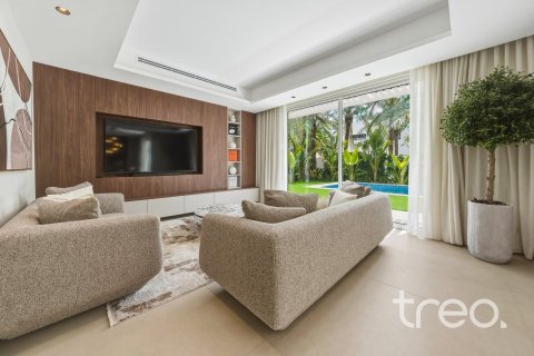 Villa in Meadows, Dubai 5 bedrooms, 336.68 sq.m. № 123498 - photo 2