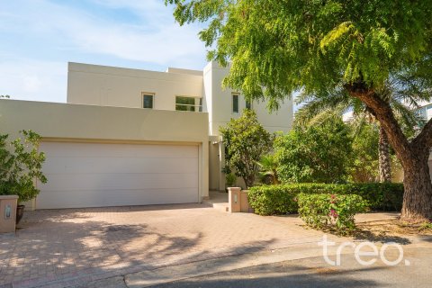 Villa en Saheel, Arabian Ranches, Dubai, 5 dormitorios, 456.06 m², № 123497 - foto 2