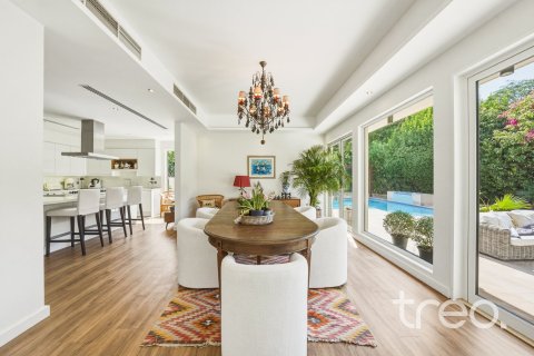 Villa en Saheel, Arabian Ranches, Dubai, 5 dormitorios, 456.06 m², № 123497 - foto 3