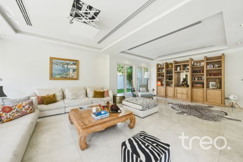 Villa en Saheel, Arabian Ranches, Dubai, 5 dormitorios, 456.06 m², № 123497 - foto 16