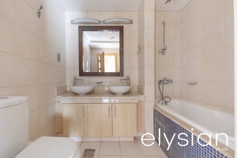Appartement à Shoreline Apartments, Palm Jumeirah, Dubai, 2 chambres, 144 m², № 37840 - photo 4