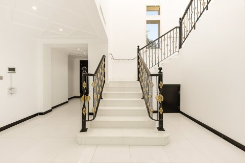 Villa en Alvorada, Arabian Ranches, Dubai, 5 dormitorios, 724.27 m², № 134004 - foto 8
