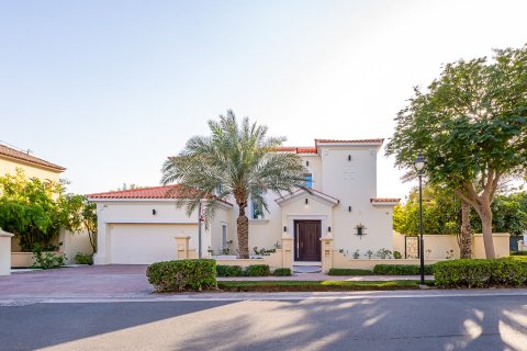 Villa en Alvorada, Arabian Ranches, Dubai, 5 dormitorios, 724.27 m², № 134004