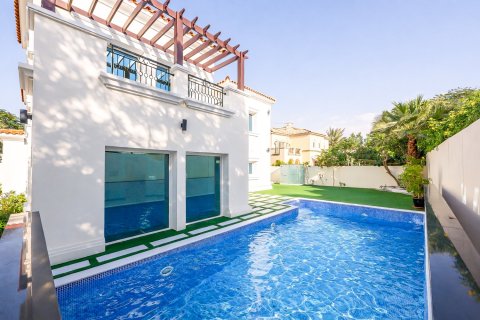 Villa en Alvorada, Arabian Ranches, Dubai, 5 dormitorios, 724.27 m², № 134004 - foto 17
