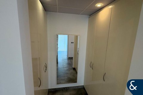 Villa in Jumeirah Village Triangle, Dubai 3 bedrooms, 675 sq.m. № 98372 - photo 21