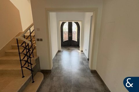 Villa in Jumeirah Village Triangle, Dubai 3 bedrooms, 675 sq.m. № 98372 - photo 14