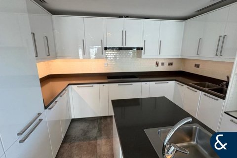 Villa in Jumeirah Village Triangle, Dubai 3 bedrooms, 675 sq.m. № 98372 - photo 8