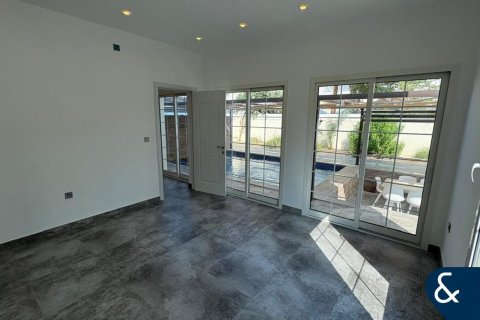 Villa in Jumeirah Village Triangle, Dubai 3 bedrooms, 675 sq.m. № 98372 - photo 10