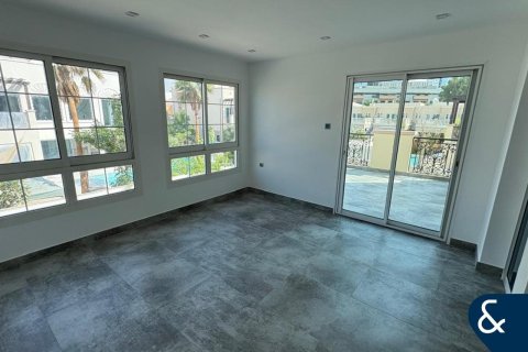 Villa in Jumeirah Village Triangle, Dubai 3 bedrooms, 675 sq.m. № 98372 - photo 22