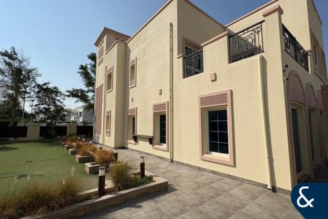 Villa in Jumeirah Village Triangle, Dubai 3 bedrooms, 675 sq.m. № 98372 - photo 29