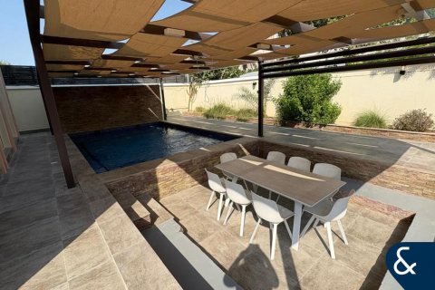 Villa in Jumeirah Village Triangle, Dubai 3 bedrooms, 675 sq.m. № 98372 - photo 25