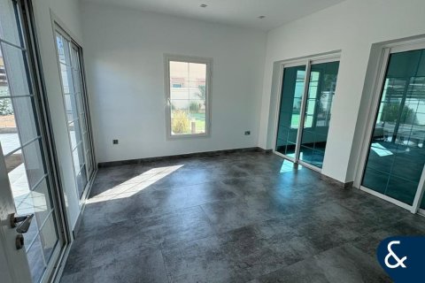 Villa in Jumeirah Village Triangle, Dubai 3 bedrooms, 675 sq.m. № 98372 - photo 12