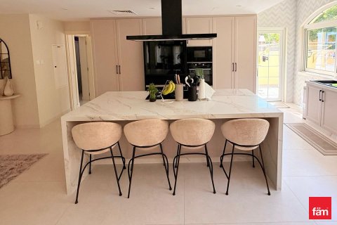 Villa en Dubai, 5 dormitorios, 529.6 m², № 55704 - foto 6