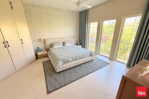 Villa en Dubai, 5 dormitorios, 529.6 m², № 55704 - foto 13