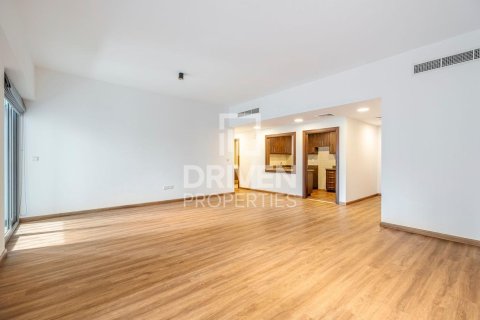 Apartment in Executive Towers, Business Bay, Dubai 2 bedrooms, 132 sq.m. № 20499 - photo 2