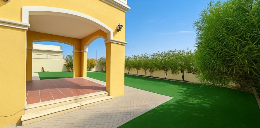 Вилла в Дубае, 3 спальни, 526.8м², № 58374