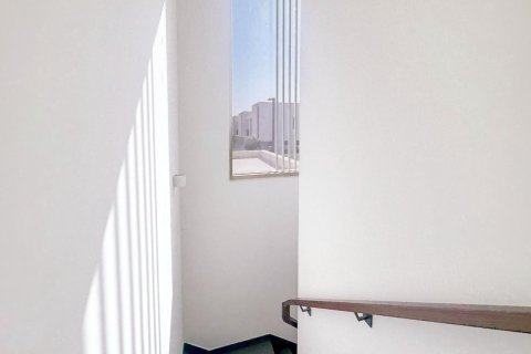 Снять в аренду виллу в Al Manara, Jumeirah Village Triangle, Дубай: 3 спальни, 189.15050800м², № 124307 - фото 5