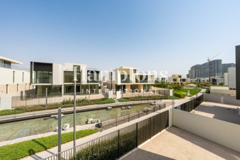 Villa in Maple at Dubai Hills Estate, Dubai Hills Estate, Dubai 5 bedrooms, 659.14678500 sq.m. № 124309 - photo 11