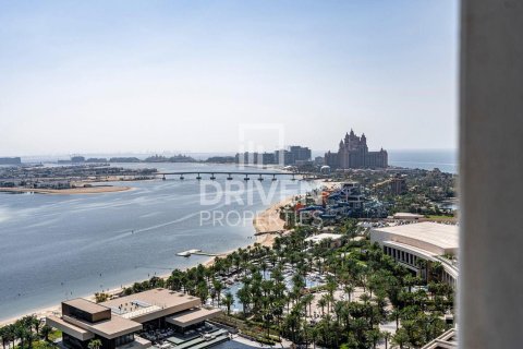 Apartamento en The Crescent, Palm Jumeirah, Dubai, 3 dormitorios, 325.9 m², № 128024 - foto 28