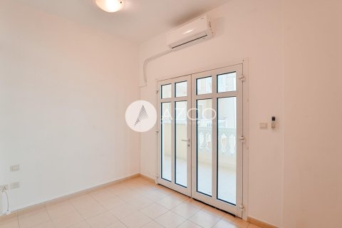 Apartment in Seasons Community, Jumeirah Village Circle, Dubai 2 bedrooms, 116.9 sq.m. № 37815 - photo 3