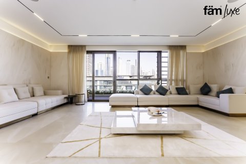 Penthouse in Al Wasl, Dubai 4 bedrooms, 549 sq.m. № 22720 - photo 17