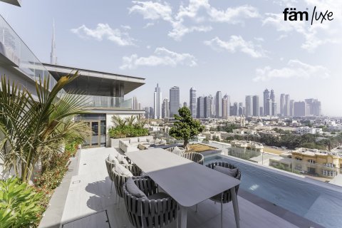 Penthouse in Al Wasl, Dubai 4 bedrooms, 549 sq.m. № 22720 - photo 1