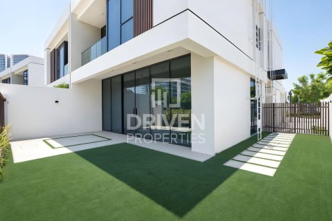 Townhouse in District One, Mohammed Bin Rashid City, Dubai 4 bedrooms, 312.25 sq.m. № 137101