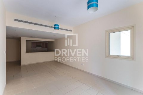 Apartment in Greens, Dubai 2 bedrooms, 107.4 sq.m. № 137095 - photo 6