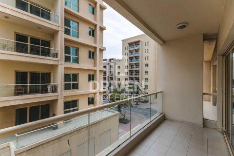 Apartment in Greens, Dubai 2 bedrooms, 107.4 sq.m. № 137095 - photo 11