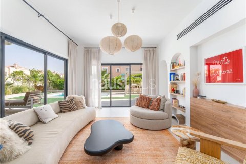Купить виллу в Al Reem, Арабиан Ранчес, Дубай: 3 спальни, 279м², № 43891 - фото 2