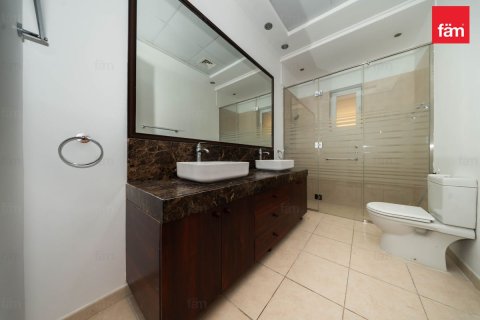 Bureau à Umm Suqeim, Dubai, 1393.5 m², № 137516 - photo 12