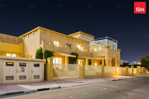Bureau à Umm Suqeim, Dubai, 1393.5 m², № 137516